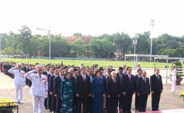 Đoàn đại biểu Quốc hội khóa XIV viếng Chủ tịch Hồ Chí Minh