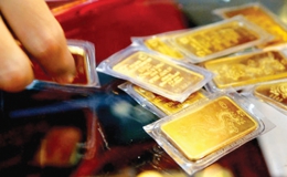 Giá vàng quay đầu tăng 160 nghìn đồng/lượng