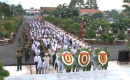 Lễ đặt tràng hoa, thắp hương tưởng niệm và viếng mộ các anh hùng liệt sĩ tại Nghĩa trang liệt sĩ tỉnh Tiền Giang