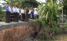Lãnh đạo tỉnh khảo sát tình hình sạt lở trên kênh Nguyễn Tấn Thành