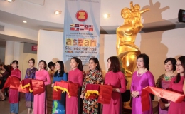 Khai mạc triển lãm “ASEAN – Sắc màu Văn hóa” tại Hà Nội