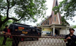 Đánh bom tự sát thất bại tại nhà thờ ở Indonesia