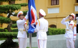 Tổ chức Lễ thượng cờ ASEAN và Quốc kỳ Việt Nam