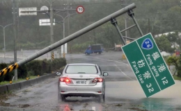 Siêu bão Meranti đổ bộ: Đài Loan tê liệt