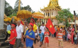 Các địa phương tổ chức thăm, tặng quà nhân Lễ Sen Dolta của đồng bào Khmer Nam bộ