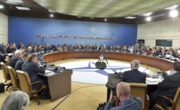 Hội nghị Ngoại trưởng NATO bàn về Ukraine, IS và quan hệ với Mỹ