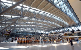 Đức đóng cửa sân bay thành phố Hamburg do chất lạ phát tán