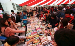Hội chợ sách cũ Hà Nội tại Văn Miếu – Quốc Tử Giám