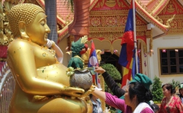 Nhân dân Lào đón tết cổ truyền Bun Pi Mày