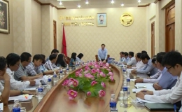 Chủ tịch tỉnh tiếp các nhà đầu tư  tại Khu công nghiệp Tân Hương