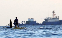 “Tàu lạ” quấy rối ngư dân Philippines ở Biển Đông