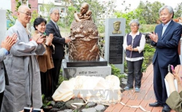 Khánh thành bức tượng đồng “Xin lỗi Việt Nam” tại Hàn Quốc