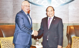 Thủ tướng Nguyễn Xuân Phúc đến Phi-li-pin tham dự Hội nghị cấp cao ASEAN lần thứ 30