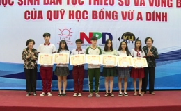 Giao lưu giữa các em học sinh dự án “Ươm mầm tương lai”  với tỉnh Tiền Giang