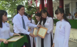 Lãnh đạo Tỉnh uỷ – UBND tỉnh Tiền Giang dự Lễ Tổng kết và Phát thưởng cho học sinh cuối năm học