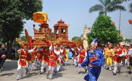 Lễ hội dân gian gắn với phát triển du lịch