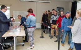 Vòng 2 bầu cử Quốc hội Pháp: Cử tri đi bầu rất ít