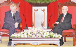 Tổng Bí thư tiếp; Chủ tịch nước đón, hội đàm; Chủ tịch QH hội kiến Tổng thống Cộng hòa Séc