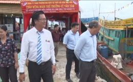 Thứ trưởng Bộ NN-PTNT Vũ Văn Tám khảo sát Cty TNHH TM-DV thủy sản Thái Hòa