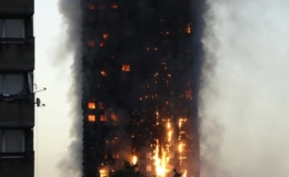 Anh: Tòa nhà 27 tầng bốc cháy dữ dội