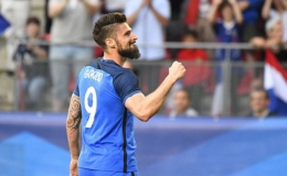 Giroud lập hat-trick, Pháp vùi dập Paraguay