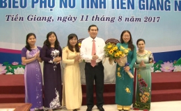Chủ tịch UBND tỉnh gặp gỡ đại biểu phụ nữ tỉnh Tiền Giang năm 2017.