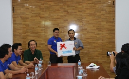 Chi Đoàn và Hội Cựu chiến binh Đài PT-TH Tiền Giang về nguồn tại Ninh Thuận.