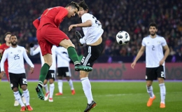 Ronaldo so tài Salah, Bồ Đào Nha hạ Ai Cập phút bù giờ