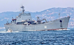 Tàu chiến Nga chở đầy khí tài tiến về Syria