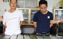Công an Lào Cai tóm gọn 2 đối tượng mang 23 bánh heroin vào nhà nghỉ
