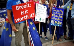 Gần 100.000 người Anh xuống đường biểu tình phản đối Brexit