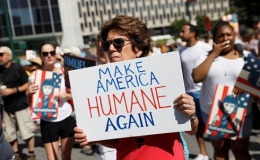 Hàng trăm nghìn người biểu tình phản đối chính sách nhập cư của Trump