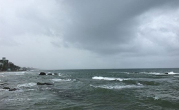Biển Đông lại có áp thấp, đất liền mưa gió triền miên