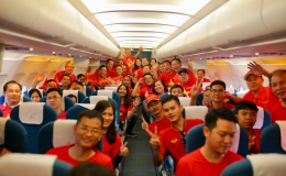 Hơn 300 CĐV bay sớm sang Indonesia “tiếp lửa” cho Olympic Việt Nam tranh HCĐ