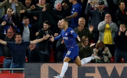 Hazard toả sáng, Chelsea ngược dòng loại Liverpool tại League Cup