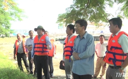 Chủ tịch UBND tỉnh Tiền Giang kiểm tra công tác ứng phó triều cường sông Bảo Định