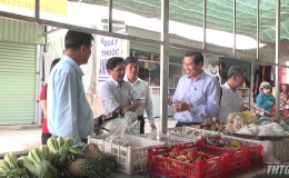 Chủ tịch tỉnh Tiền Giang kiểm tra đột xuất an toàn vệ sinh thực phẩm