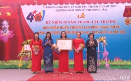 Trường Mầm non Lê Thị Hồng Gấm nhận Huân chương Lao động hạng Nhất