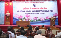 Chủ tịch UBND tỉnh Tiền Giang gặp gỡ các y – bác sĩ nhân Ngày Thầy thuốc Việt Nam