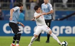 Uruguay ngược dòng, Nhật Bản chia điểm tiếc nuối