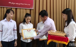 Trường Đại học Tiền Giang tôn vinh người hiến máu tình nguyện