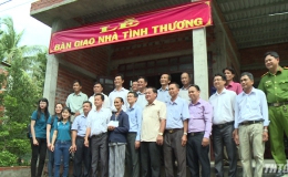 Đài PT-TH Tiền Giang bàn giao nhà tình thương cho hộ nghèo