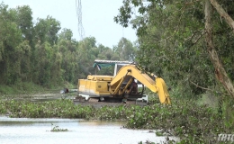 Kiểm tra công tác duy trì lòng sông thông thoáng tại Thị xã Cai Lậy và huyện Tân Phước