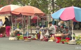 Chuẩn bị phương án di dời người buôn bán hàng rong trong KCN Tân Hương