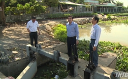 Chủ tịch UBND tỉnh Tiền Giang kiểm tra các công trình phòng chống hạn mặn