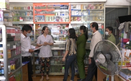 Chuyên đề 18.02 – Cai Lậy kiểm tra các cửa hàng bán lẻ thuốc