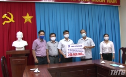 VNPT Tiền Giang ủng hộ 200 triệu đồng phòng, chống Covid-19