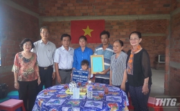 Bàn giao “Mái ấm khuyến học” cho em Nguyễn Thị Tường Vy