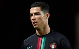 Ronaldo dương tính với Covid-19, bỏ lỡ trận gặp Messi ở Champions League