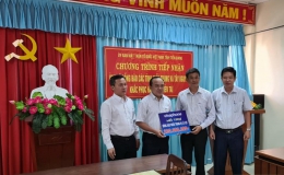 VNPT Vinaphone Tiền Giang hỗ trợ 200 triệu đồng cho đồng bào miền Trung